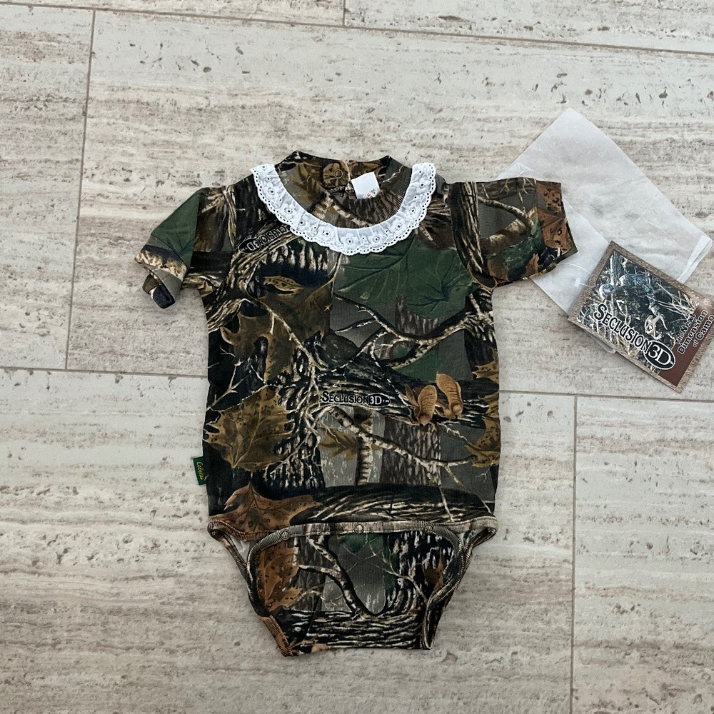 Cabela’s NWT Infant 12M camo girls Diaper Shirt